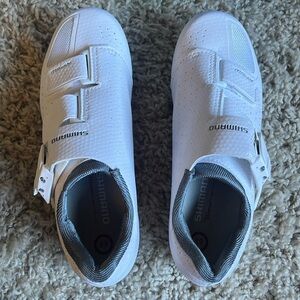 Women’s Shimano Dynalast Cycle Shoes with Cleats - NEW